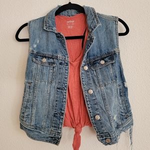 Bundle of American Eagle distressed denim vest 💙 + pink tank 💗